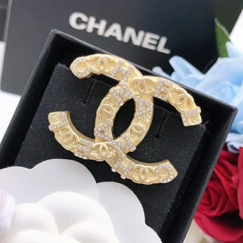 chanel brooches pour femme s_121354b4